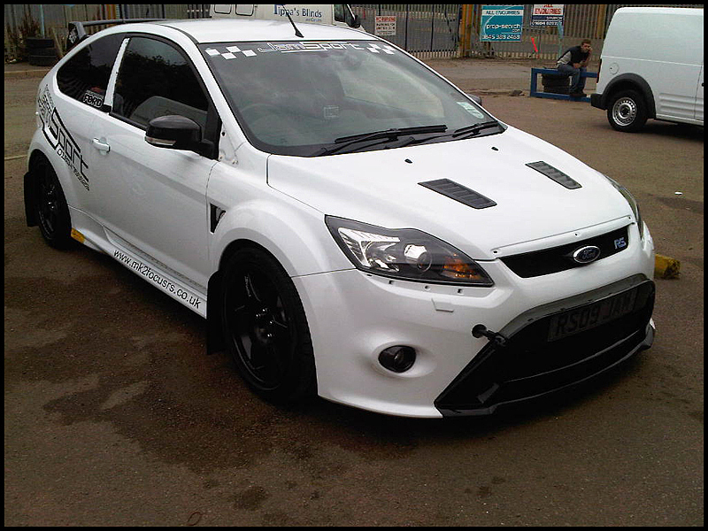 ford-focus-rs-all-that-gleams-11