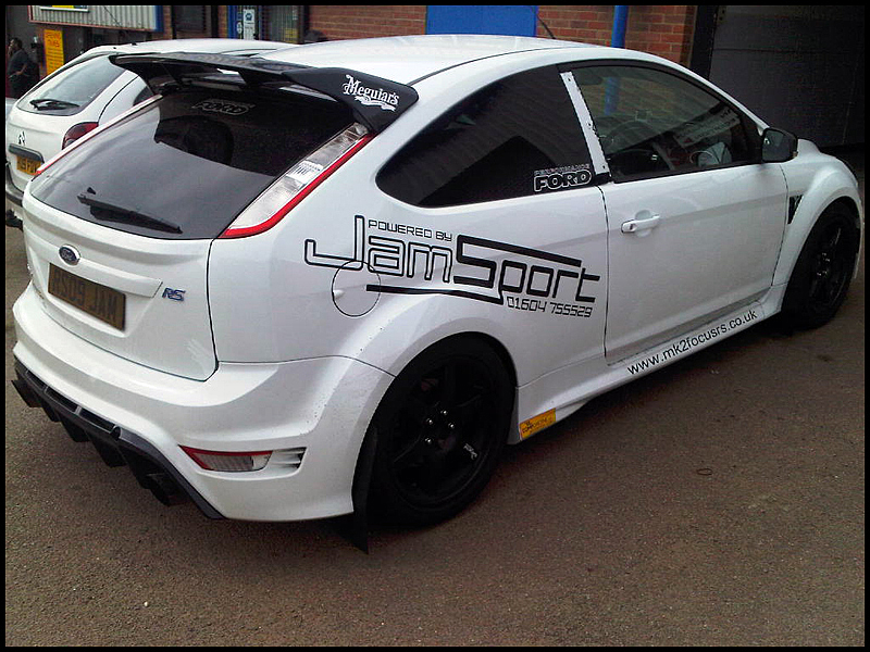 ford-focus-rs-all-that-gleams-2